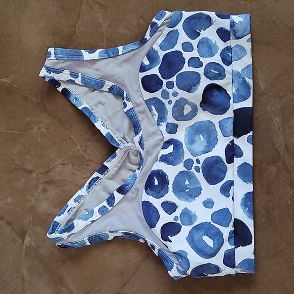 Cleo Harper Sports Bra - Picture 2 of 6